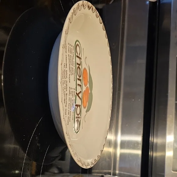 Cherry Pie Ceramic Pie Plate with Vintage Graphic - Picture 2 of 3